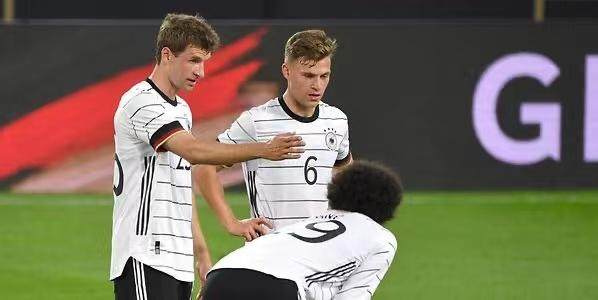 178体育直播免费观看-勒夫力挺克罗斯：他是榜样！是最不可或缺之人！